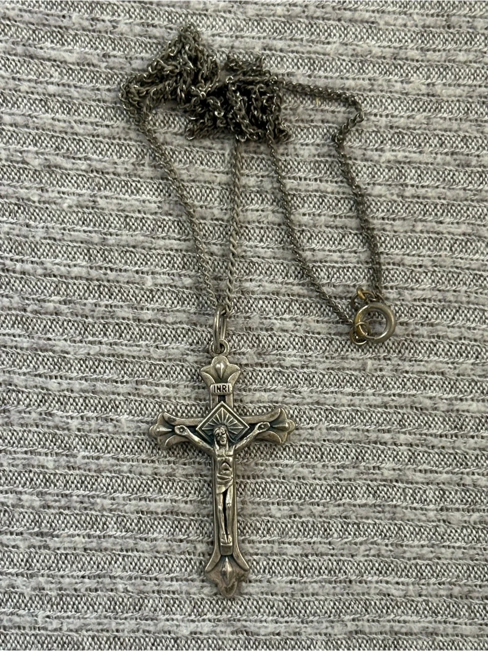 Catholic theme silver tone crucifix necklace w Jesus on cross